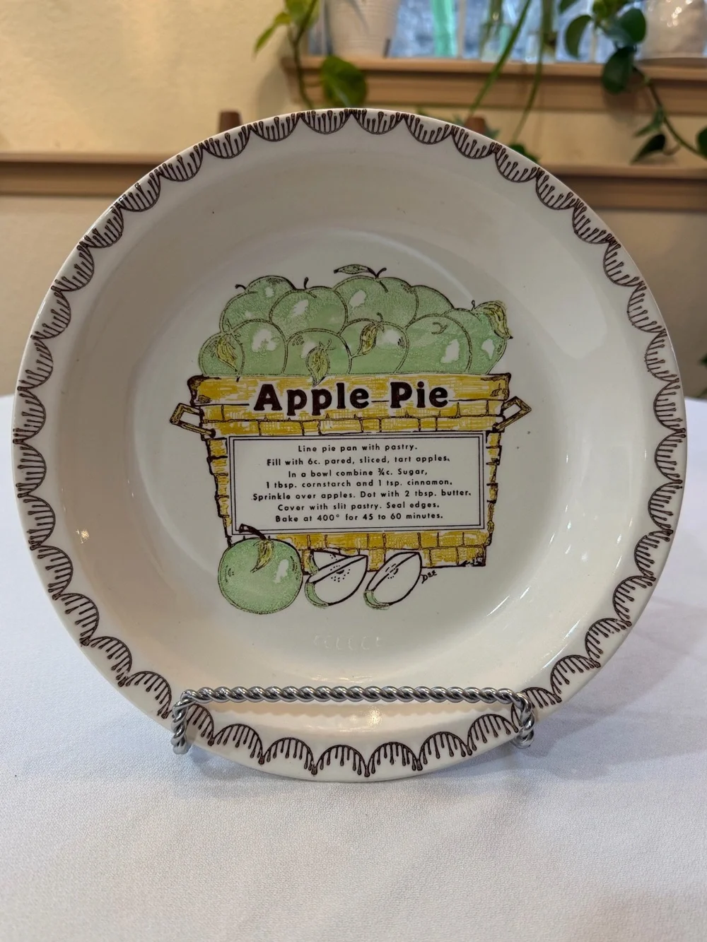 VTG Apple Pie Ceramic Pie Plate with Green Apple Graphic